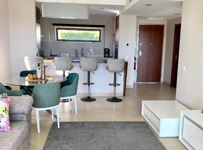 New Stunning Ocean Aprt In 